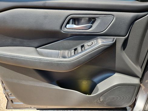 Used 2026 Nissan Rogue SV FWD image 15