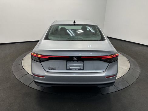 Certified 2025 Honda Accord SE image 5