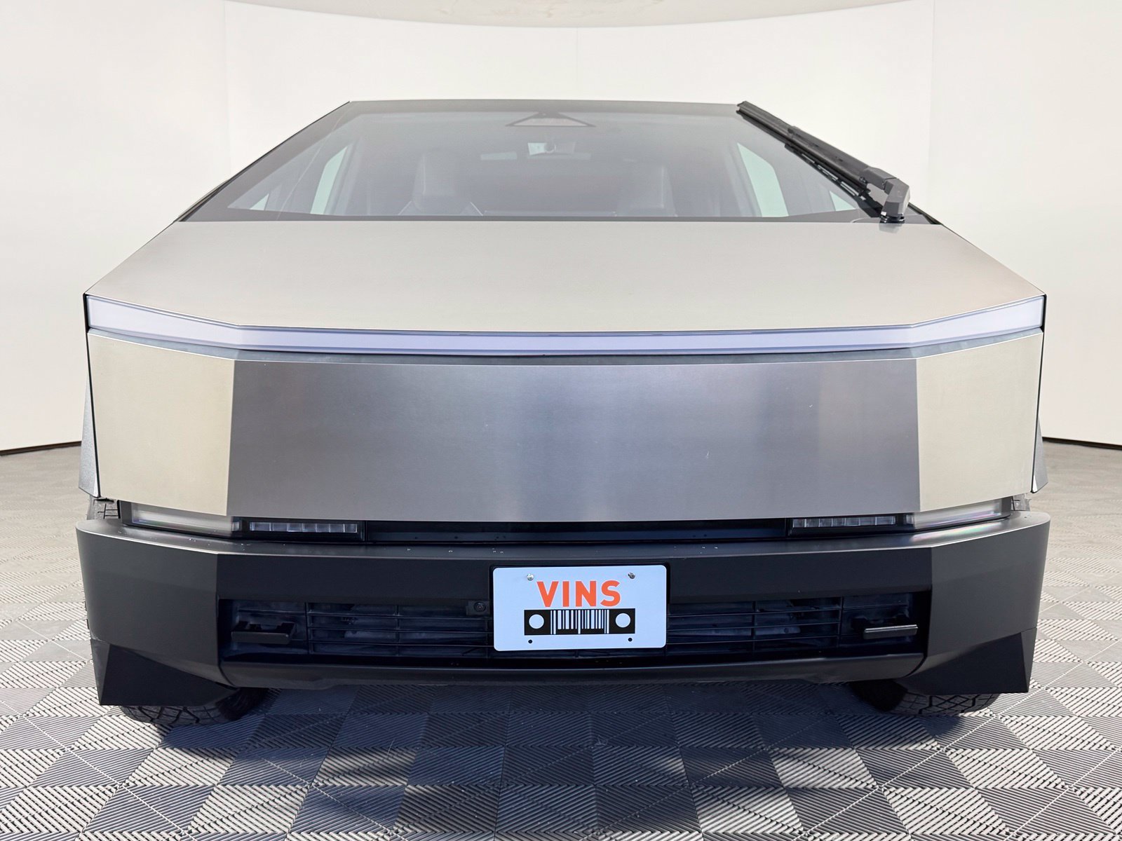 Used 2024 Tesla Cybertruck AWD Crew Cab image 2