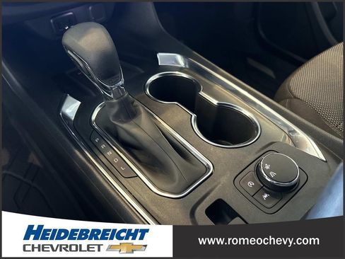 Used 2023 Chevrolet Traverse LT FWD image 24