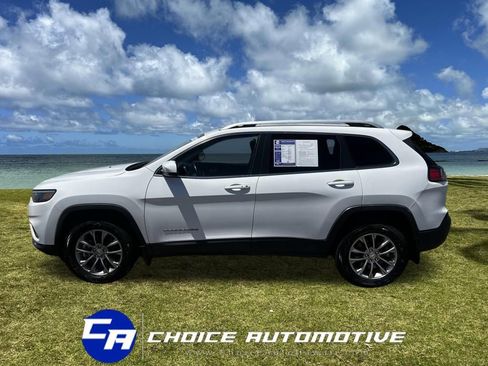Used 2020 Jeep Cherokee Latitude Plus w/ Cold Weather Group image 3