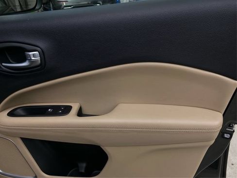 Used 2018 Jeep Compass Sport AWD/4WD image 26