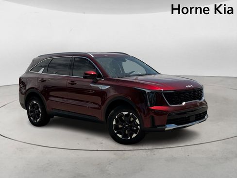 New 2025 Kia Sorento S image 2