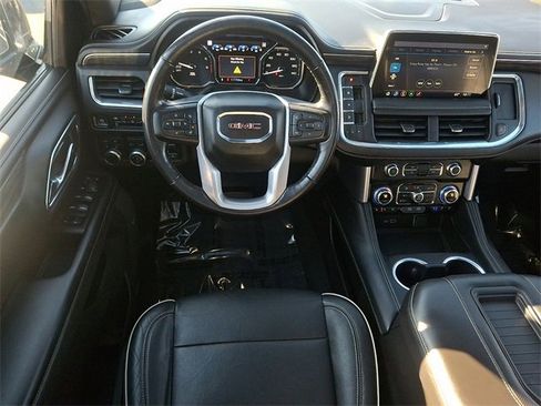 Used 2021 GMC Yukon SLT w/ SLT Luxury Plus Package image 12