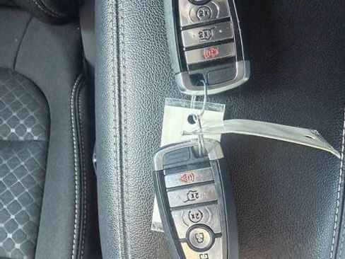 Used 2025 Ford Escape Active w/ Cold Weather Package AWD/4WD image 16
