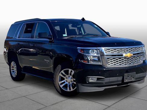 Used 2018 Chevrolet Tahoe LT w/ Luxury Package image 2