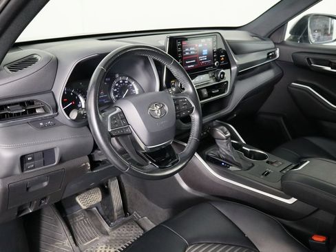 Used 2021 Toyota Highlander XSE image 28