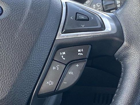 Certified 2022 Ford Edge SEL w/ Convenience Package image 9