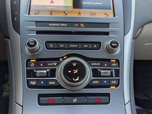 Used 2017 Lincoln MKZ Select w/ Select Plus Package AWD/4WD image 5