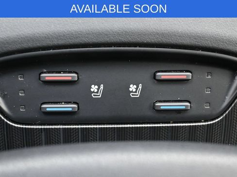 Used 2021 Toyota Venza XLE w/ Softex Package AWD/4WD image 28