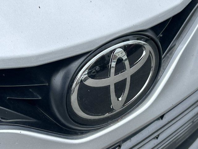 Used 2023 Toyota Camry XLE w/ Navigation Package FWD image 5