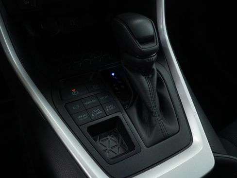 Used 2025 Toyota RAV4 LE image 21