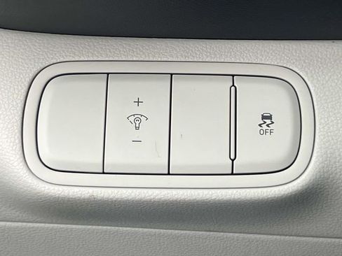 Certified 2023 Hyundai Venue Limited image 17