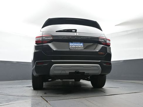 Used 2023 Honda Pilot TrailSport image 29