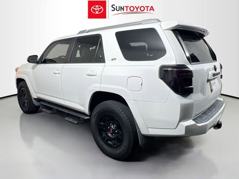 Used 2018 Toyota 4Runner SR5 Premium image 6
