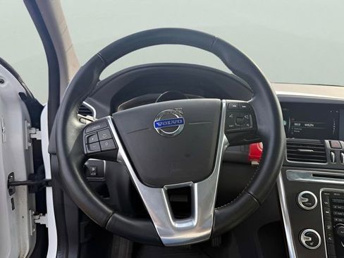 Used 2016 Volvo XC60 T6 image 12