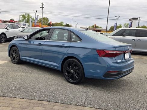 New 2026 Volkswagen Jetta SE FWD image 9
