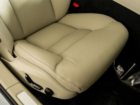 Used 2026 Volvo V60 B5 Cross Country Plus w/ Protection Package Premier image 32