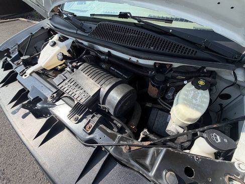 Used 2017 Chevrolet Express 2500 RWD image 20