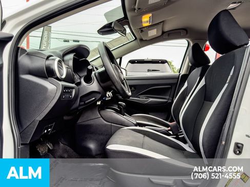 Used 2025 Nissan Versa S FWD image 11
