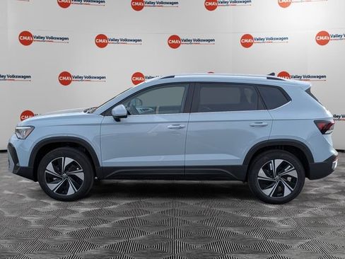 New 2026 Volkswagen Taos SE image 8