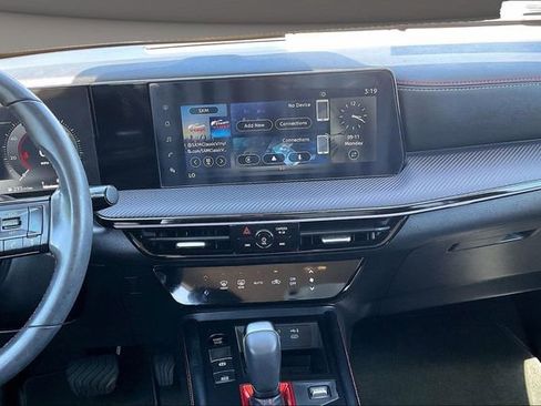 Certified 2025 Nissan Kicks SR w/ Interior Electronics Package FWD image 6