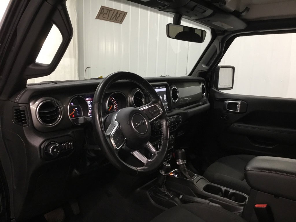 Used 2022 Jeep Wrangler Unlimited Sahara w/ Cold Weather Group AWD/4WD image 11