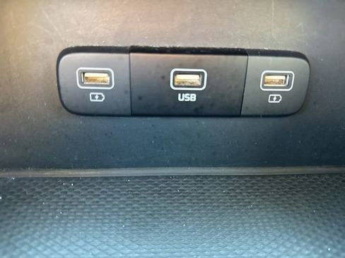 Used 2024 Kia Carnival LX image 29