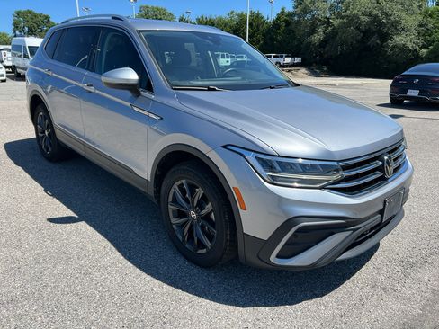Used 2024 Volkswagen Tiguan Wolfsburg Edition AWD/4WD image 3