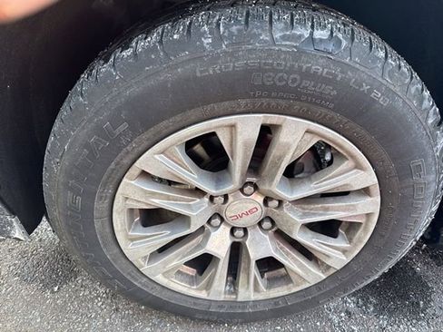 Used 2024 GMC Yukon Denali image 7