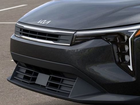 New 2026 Kia K4 LXS image 12