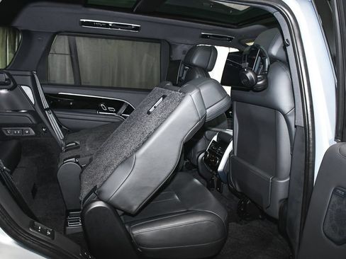 Used 2024 Land Rover Range Rover Long Wheelbase SE AWD/4WD image 72