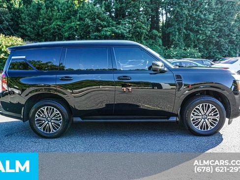 Used 2025 Nissan Armada SL RWD image 9
