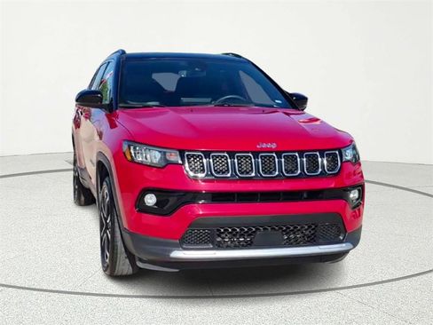 Used 2024 Jeep Compass Limited image 2