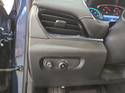 Certified 2023 Chevrolet Traverse LT FWD image 18