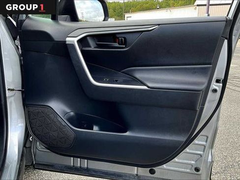 Certified 2022 Toyota RAV4 LE image 22