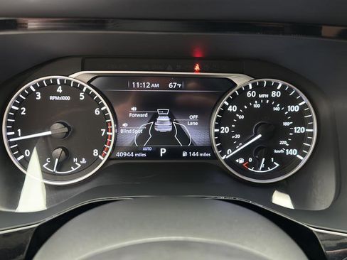 Used 2024 Nissan Pathfinder SV AWD/4WD image 16