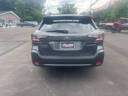 Used 2023 Subaru Outback Premium AWD/4WD image 8
