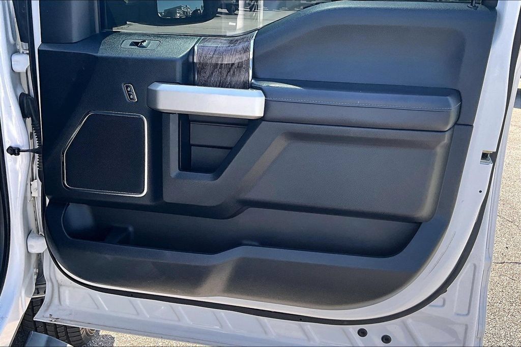 Used 2018 Ford F350 Lariat w/ Lariat Ultimate Package AWD/4WD image 21