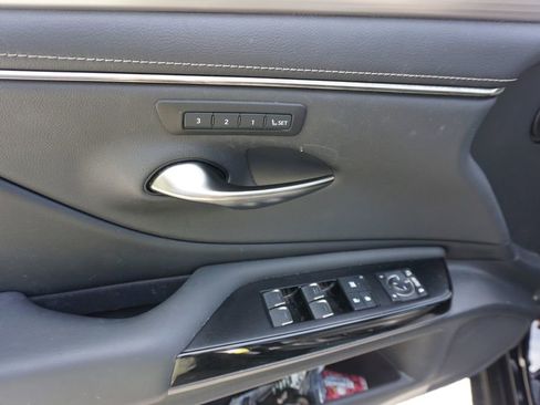 Used 2022 Lexus ES 350 F Sport w/ Accessory Package image 4