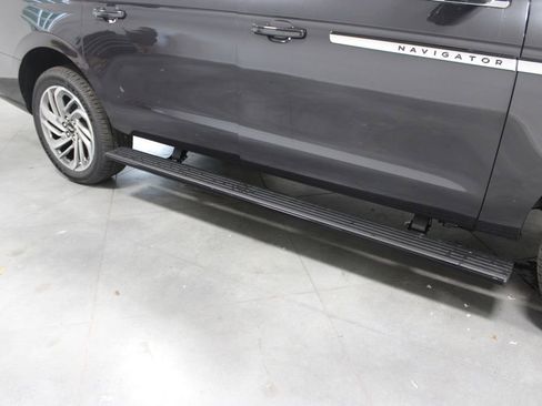 New 2025 Lincoln Navigator L Reserve image 12