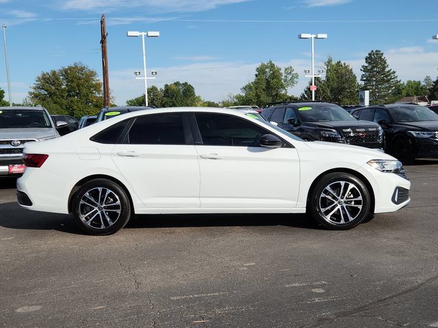 Used 2024 Volkswagen Jetta Sport FWD image 2