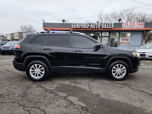 Used 2020 Jeep Cherokee Latitude w/ Safety Group AWD/4WD image 9