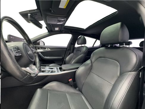 Used 2022 Kia Stinger GT1 RWD image 19