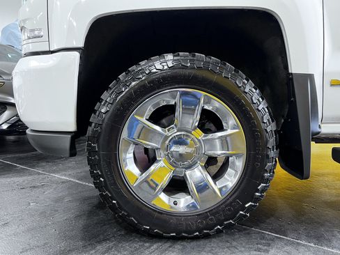 Used 2017 Chevrolet Silverado 1500 LTZ Z71 w/ LTZ Plus Package AWD/4WD image 29