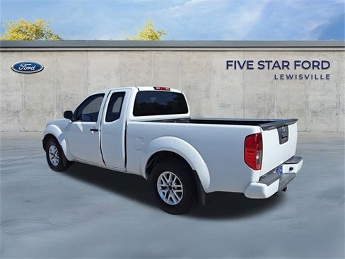 Used 2022 Nissan Frontier SV image 6