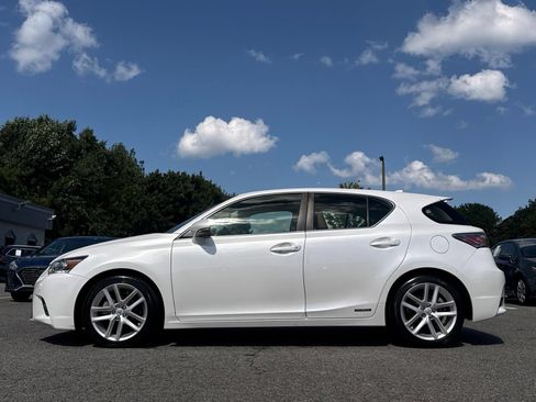 Used 2017 Lexus CT 200h w/ Accessory Package 2 FWD image 2