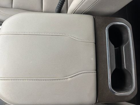 Used 2023 GMC Sierra 1500 SLT image 16