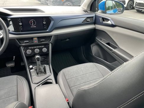 Certified 2023 Volkswagen Taos SE FWD image 9