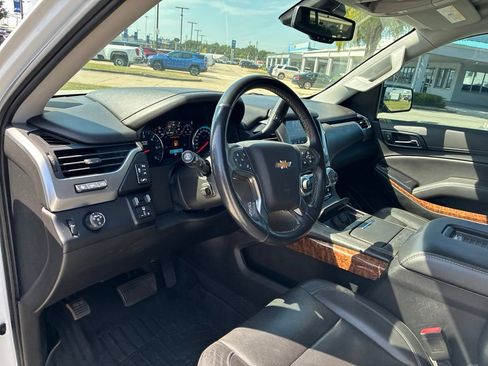 Used 2020 Chevrolet Tahoe Premier w/ RST 6.2L Performance Edition RWD image 25